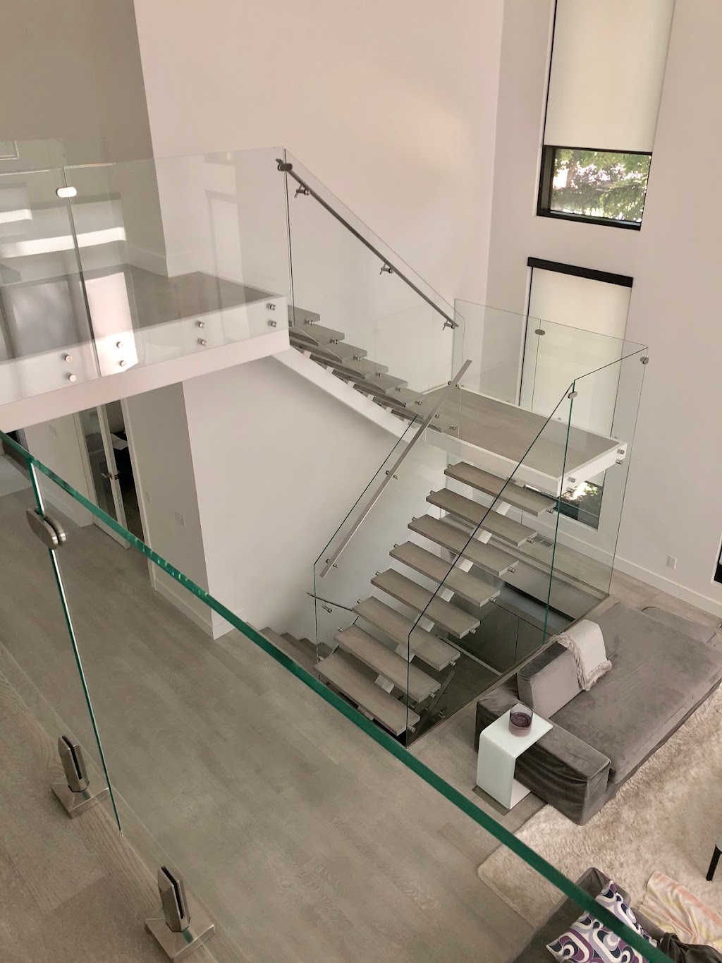 Custom Glass Railings | 4165 Fieldgate Dr, Mississauga, ON L4W 2M9, Canada | Phone: (416) 731-1043