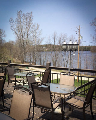 Bistro du Château 1887 | 12 Rue Comeau, Maniwaki, QC J9E 2R8, Canada | Phone: (819) 306-4848