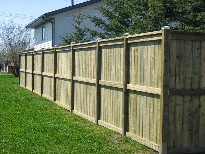 RJ Fencing | 3309 42 Ave, Red Deer, AB T4N 2Y7, Canada | Phone: (403) 506-2260