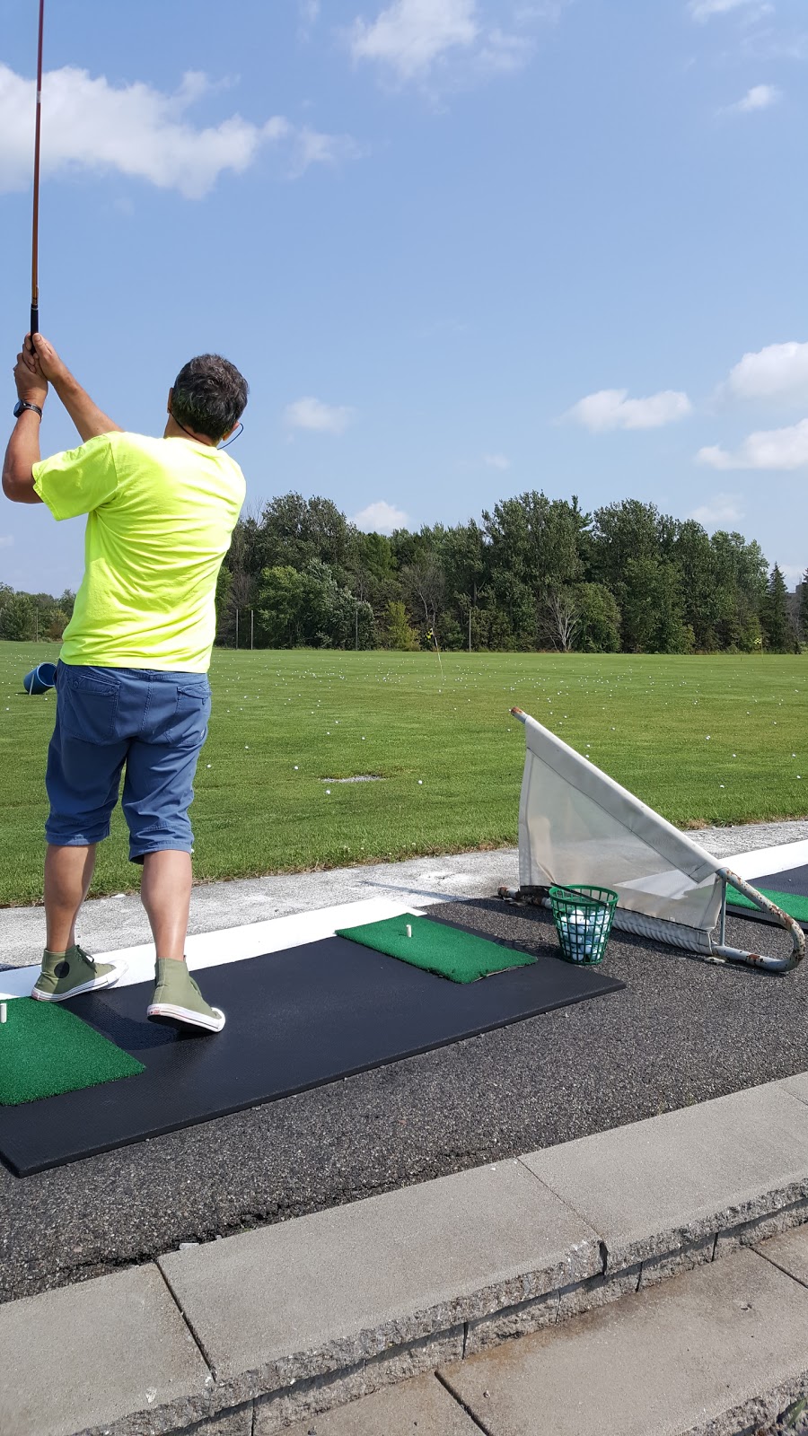 Golf Champ De Pratique | 3231 Chemin Bellerive, Carignan, QC J3L 4S7, Canada | Phone: (450) 658-2754