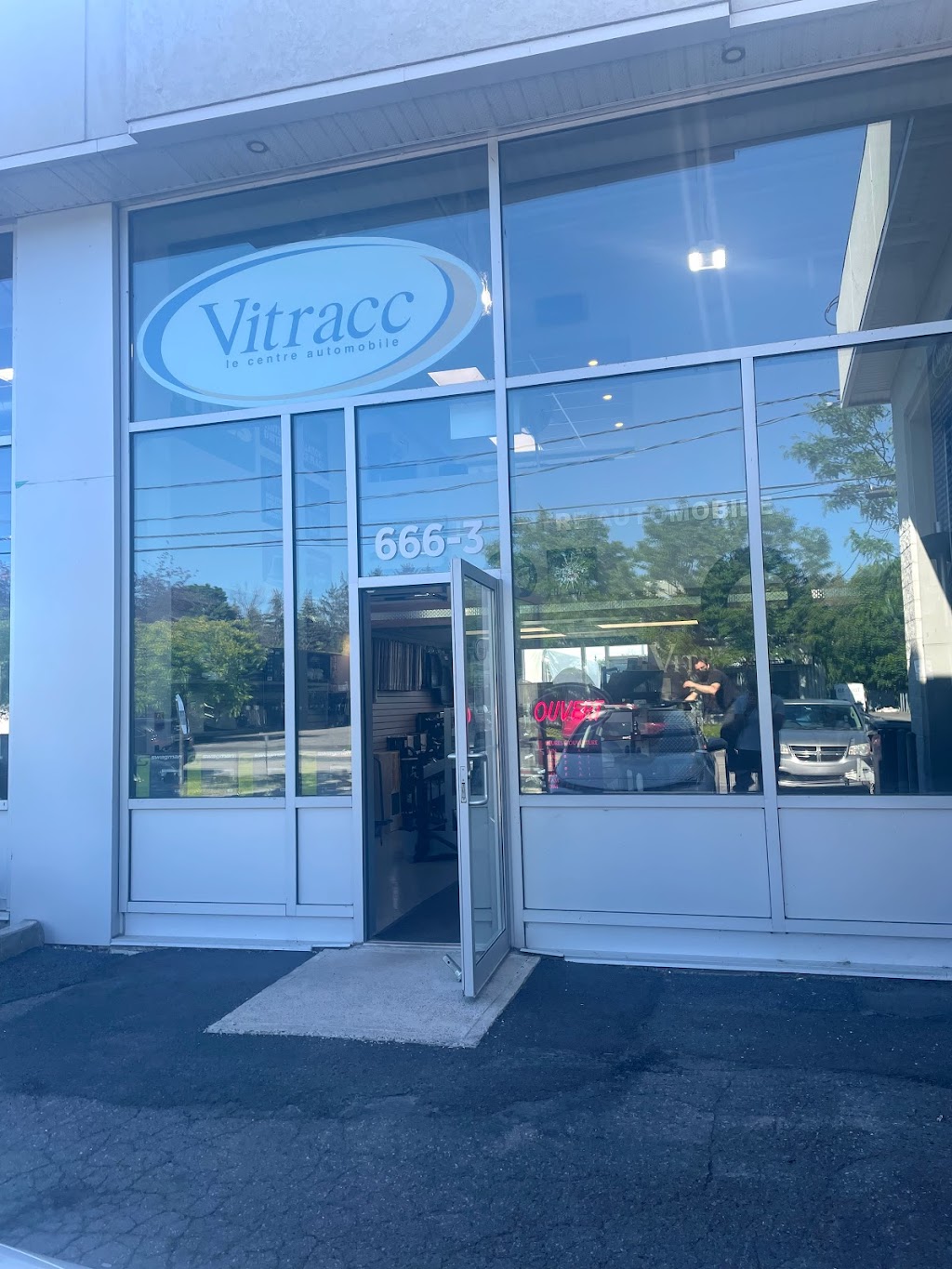 Vitracc | 666 Chem. du Lac local 3, Boucherville, QC J4B 6W7, Canada | Phone: (450) 655-0148