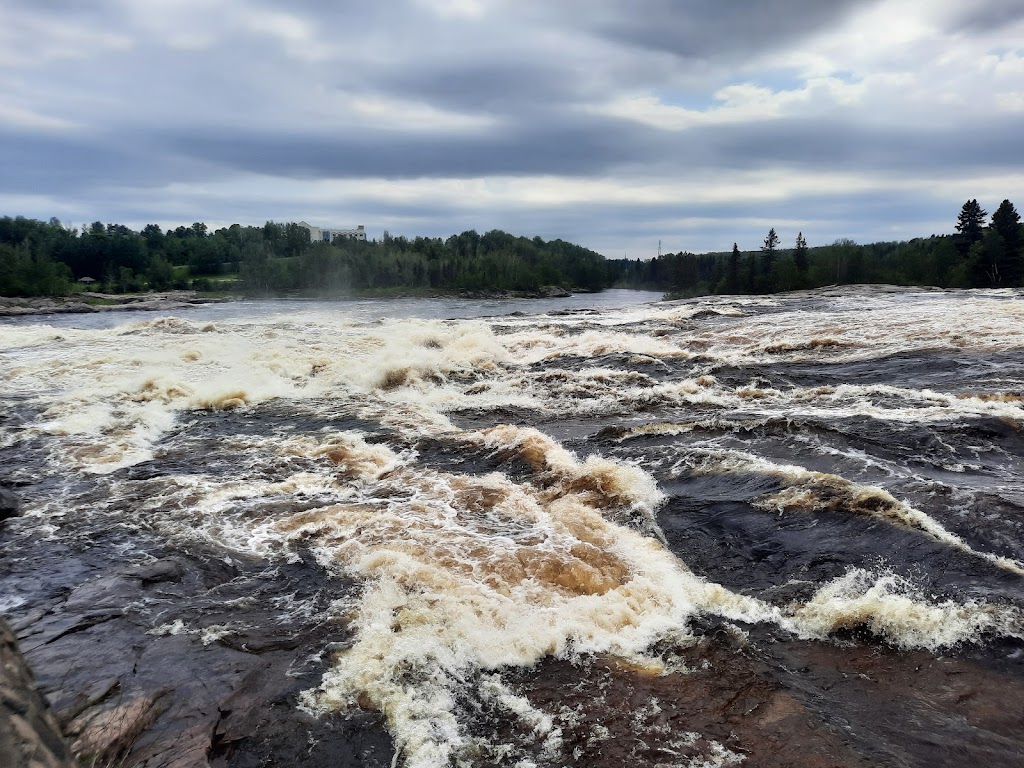 Motel Chute des Pères | 46 Panoramique Boul, 46 Bd Panoramique, Dolbeau-Mistassini, QC G8L 5G9, Canada | Phone: (418) 276-1492