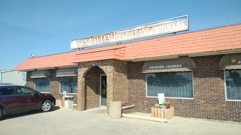 Sun Valley Restaurant | 433 Oak Point Hwy, Winnipeg, MB R2R 1T9, Canada | Phone: (204) 633-5301