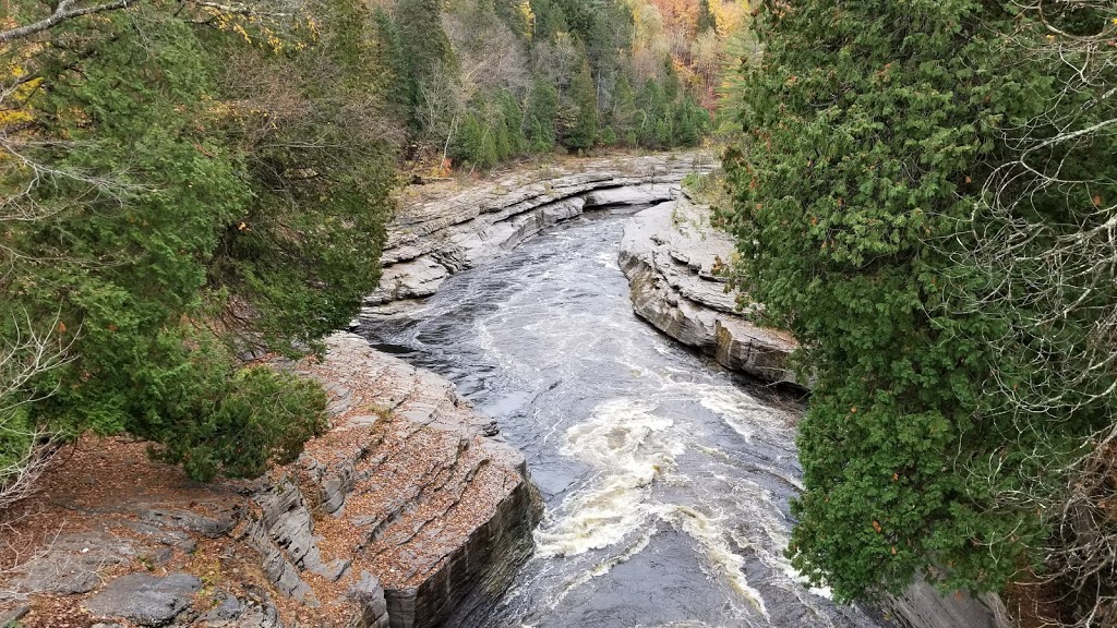 Promenade Jacques-Cartier | 175 Rte De La Pinière, Pont-Rouge, QC G3H 3R7, Canada