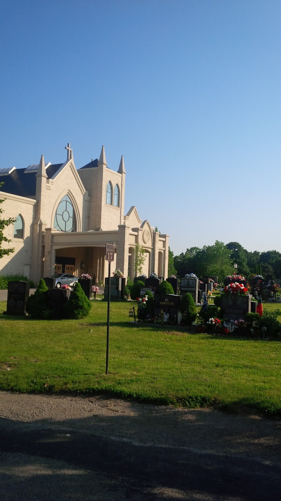 Holy Sepulchre Catholic Cemetery | 600 Spring Gardens Rd, Burlington, ON L7T 1J1, Canada | Phone: (905) 522-7727