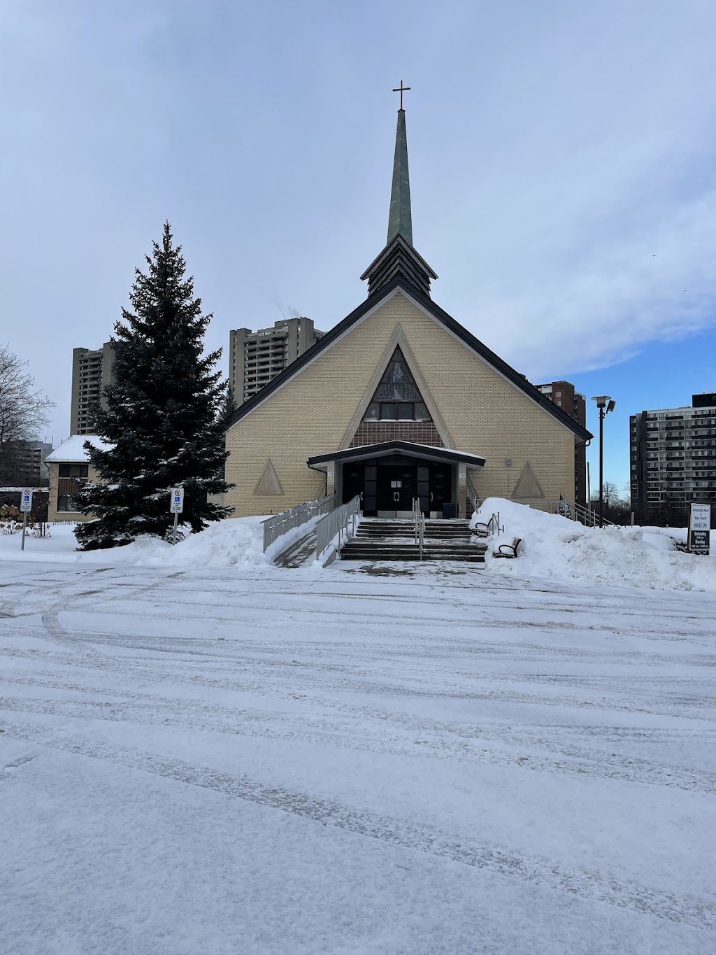 Immaculate Heart of Mary Roman Catholic Church | 1758 Alta Vista Dr, Ottawa, ON K1G 0G6, Canada | Phone: (613) 733-9636