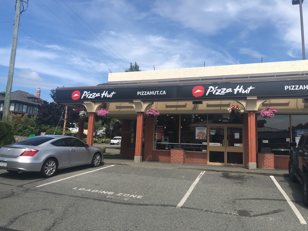 Pizza Hut | 890-C Esquimalt Rd, Victoria, BC V9A 3M4, Canada | Phone: (250) 384-0826