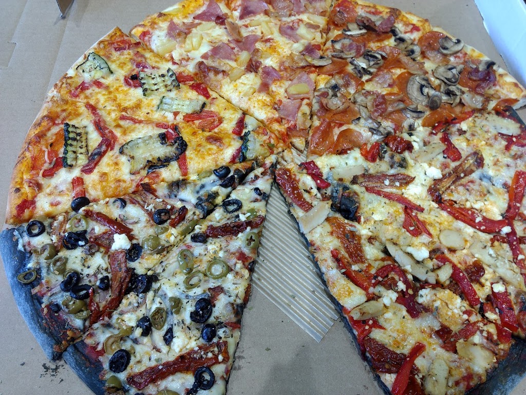 Pizza Nova | 129 Pedersen Dr, Aurora, ON L4G 0E3, Canada | Phone: (416) 439-0000