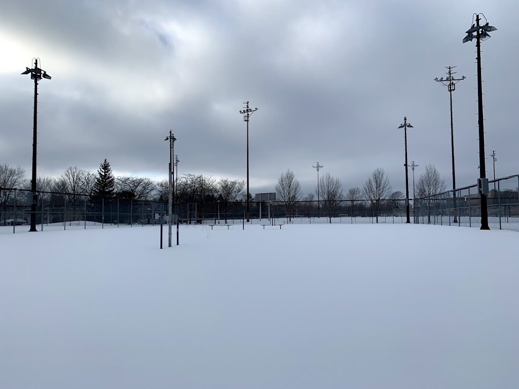 Parc Louis-Riel tennis courts | R. Gérin-Lajoie, Montréal, QC H1M, Canada | Phone: (514) 872-1129