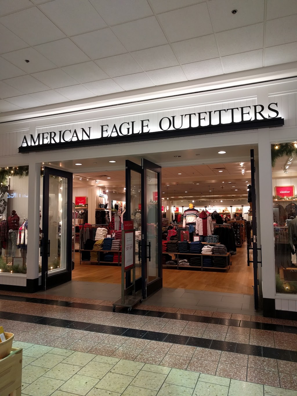 American Eagle Outfitters | 3701 McKinley Pkwy #310, Buffalo, NY 14219, USA | Phone: (716) 823-0943