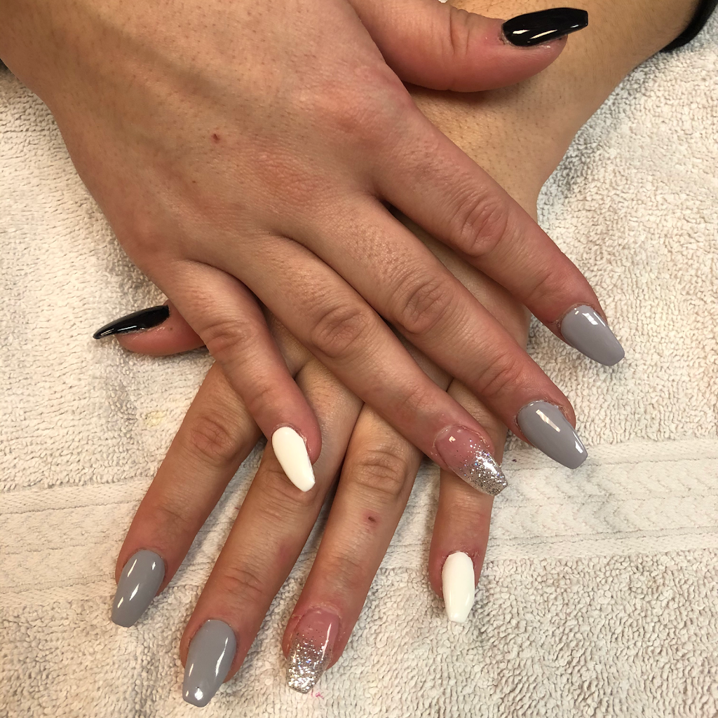 Sassy Nails | 785 Wonderland Rd S, London, ON N6K 1M6, Canada | Phone: (519) 473-9658