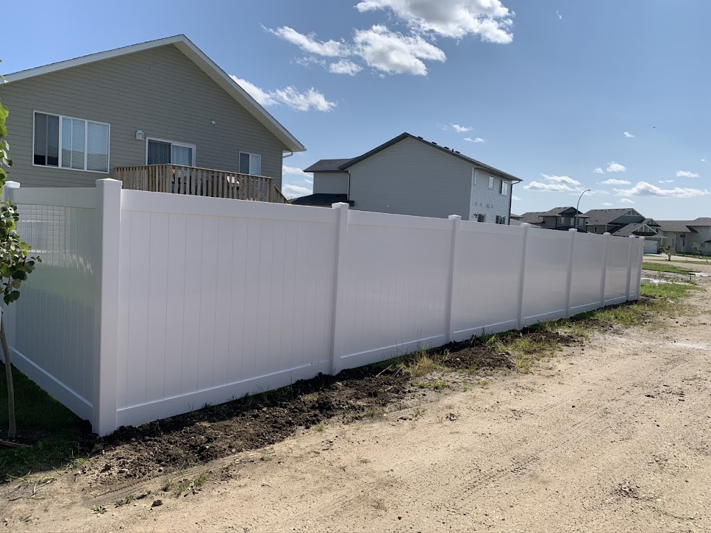 RJ Fencing | 3309 42 Ave, Red Deer, AB T4N 2Y7, Canada | Phone: (403) 506-2260