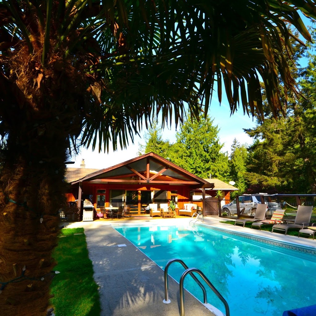 Casa Bella Guest House | 7117 Sechelt Inlet Rd, Sechelt, BC V0N 3A4, Canada | Phone: (604) 741-5066