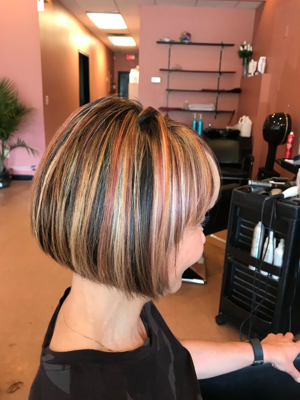 Mollys Hair Design | 904 Plymouth Dr, North Vancouver, BC V7H 2H8, Canada | Phone: (604) 317-5277