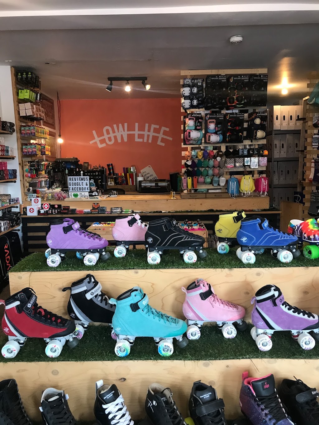 Lowlife Mtl | 6001 Av. Papineau, Montréal, QC H2G 2W7, Canada | Phone: (514) 370-5134