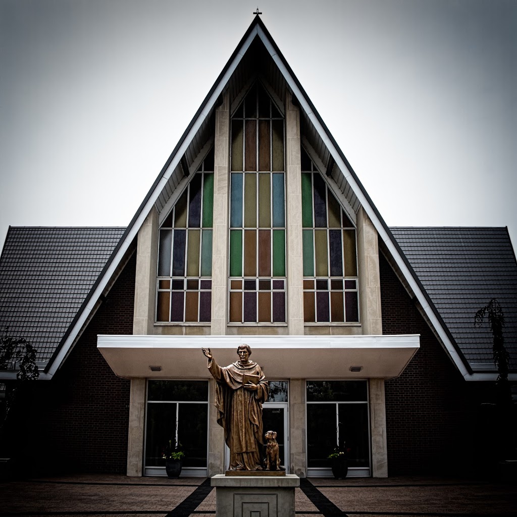 St. Dominics Roman Catholic Church | 2415 Rebecca St, Oakville, ON L6L 2B1, Canada | Phone: (905) 827-2373