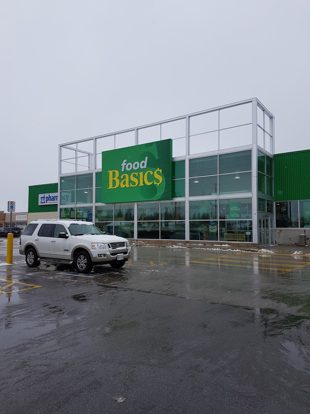 Food Basics | 555 Essa Rd, Barrie, ON L4N 9P4, Canada | Phone: (705) 728-2899