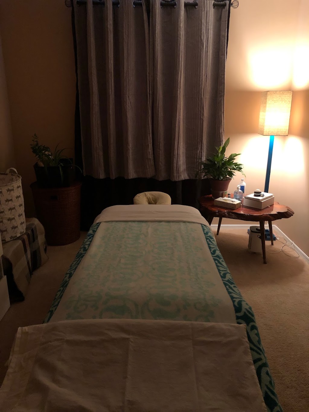 Calm Waves Therapeutic Massage and Wellness | 1120 48 St NW, Edmonton, AB T6L 4C4, Canada | Phone: (587) 597-1667