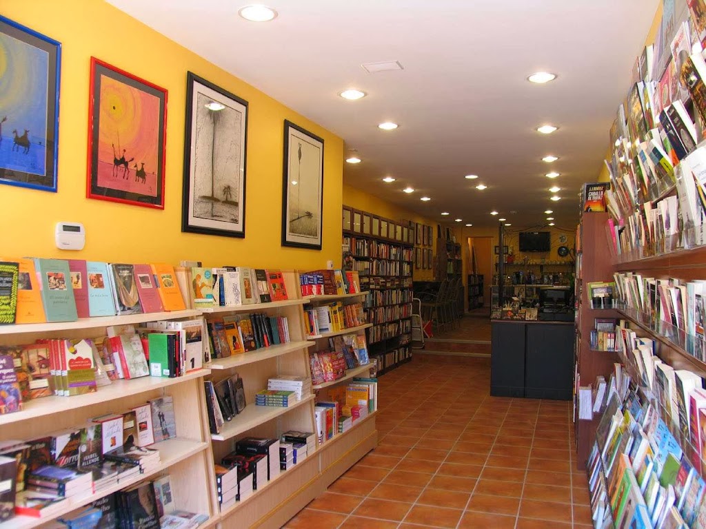 Torontos Spanish Book Store | 872 Bathurst St, Toronto, ON M5R 3G3, Canada | Phone: (416) 533-4000