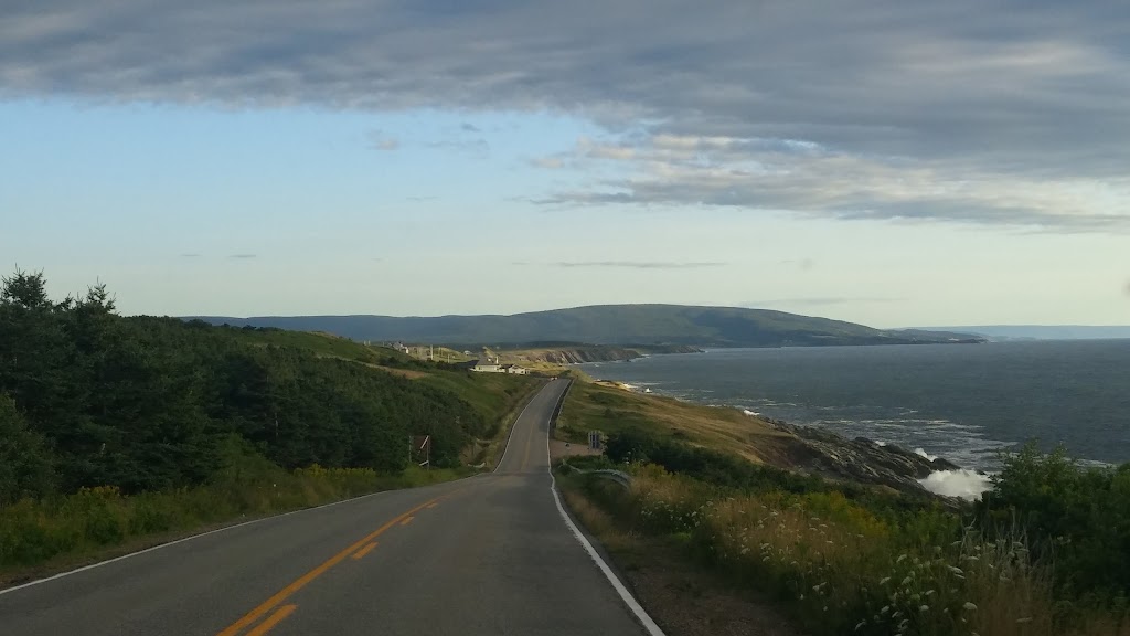 La Bella Mona Lisa | 12225 Cabot Trail, Saint Joseph du Moine, NS B0E 3A0, Canada | Phone: (902) 224-2560