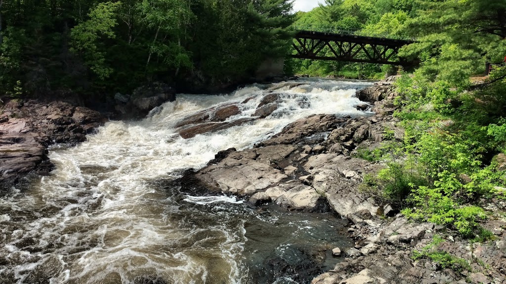 Parc des Chutes de Sainte-Ursule | 2575 Rang des Chutes, Sainte-Ursule, QC J0K 3M0, Canada | Phone: (819) 228-3555