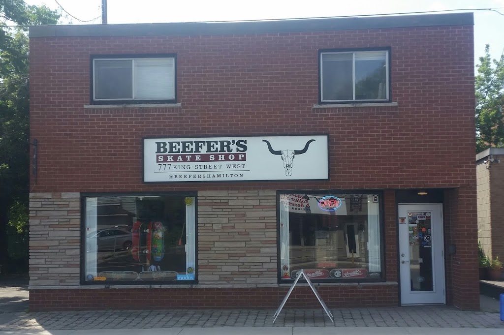 Beefers | 777 King St W, Hamilton, ON L8S 1K2, Canada | Phone: (905) 528-7710
