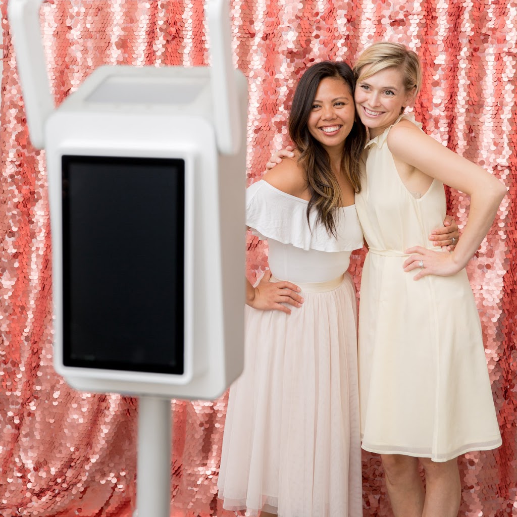 Bellissi Booth Photobooth | 38 Dufferin St, Welland, ON L3C 4K4, Canada | Phone: (905) 246-2935