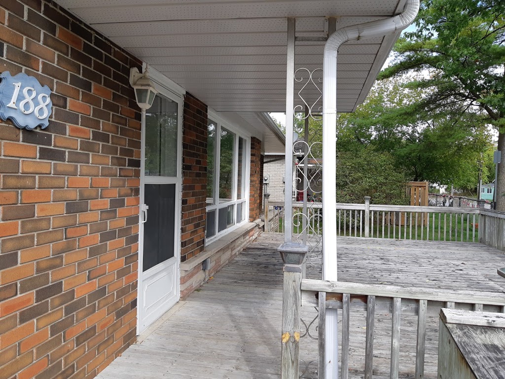 The Beach 2 Cottage | 188 Mosley St, Wasaga Beach, ON L9Z 2K1, Canada | Phone: (647) 291-5700