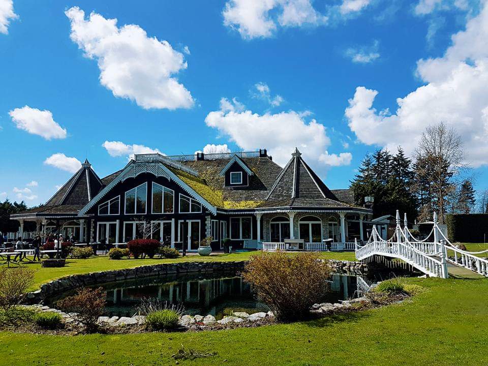 Country Meadows Golf Course & Restaurant | 8400 No 6 Rd, Richmond, BC V6W 1E2, Canada | Phone: (604) 241-4652