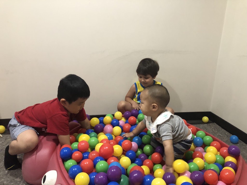 Oak Lawn Childcare | 69 Oak Lawn Rd, Winnipeg, MB R3Y 0K2, Canada | Phone: (204) 619-2783