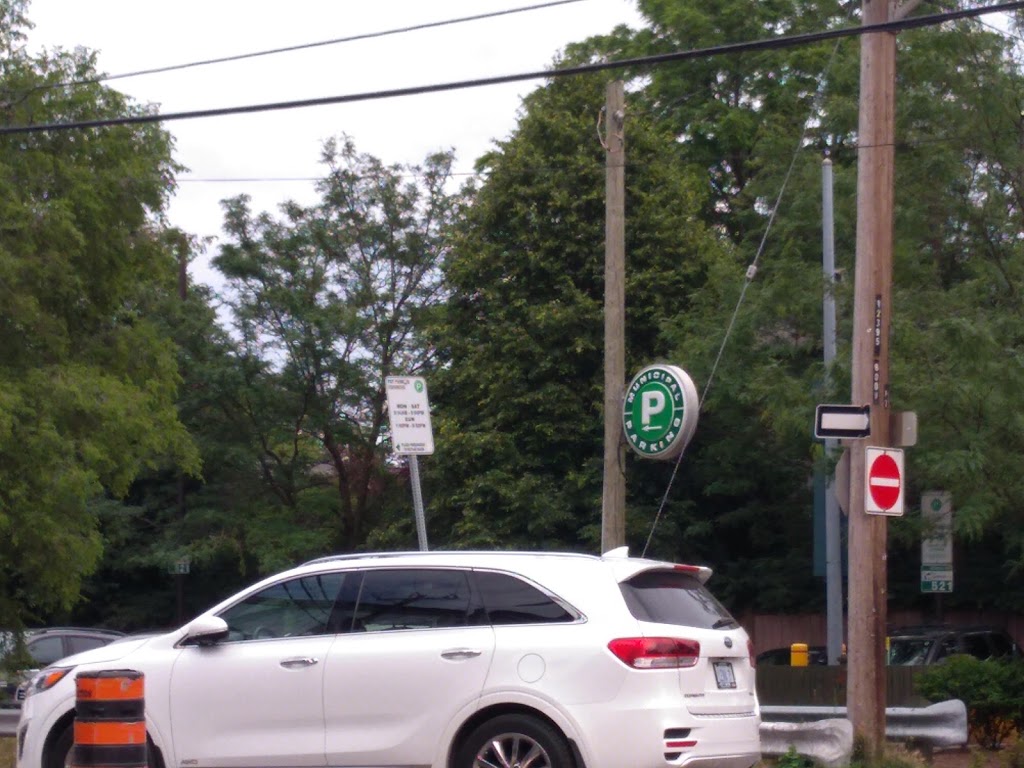 Green P Parking | 7 Monkton Ave, Etobicoke, ON M8Z 4M9, Canada | Phone: (416) 393-7275