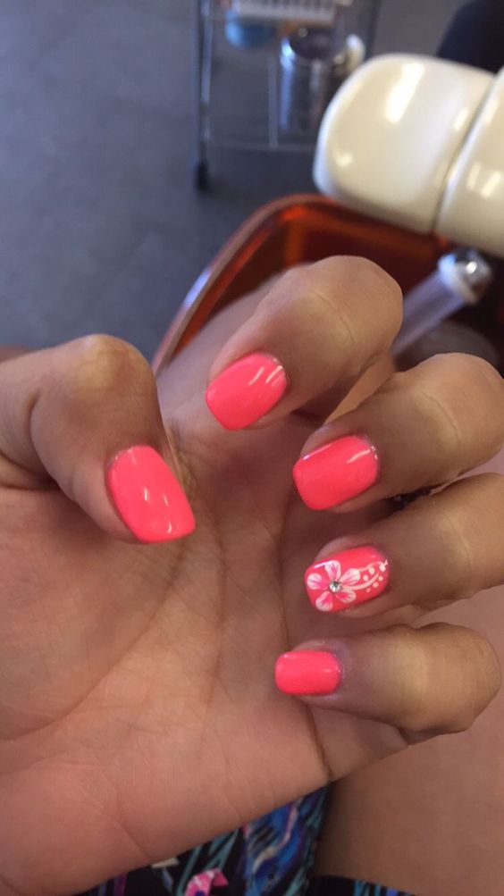 Queue Nails and Spa | 288 St Moritz Dr SW #4104, Calgary, AB T3H 5X8, Canada | Phone: (403) 249-8844