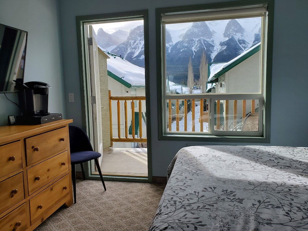 Mount Rundle View Chalet | 1200 Harvie Heights Rd Unit 232, Harvie Heights, AB T1W 2W2, Canada | Phone: (403) 606-4616