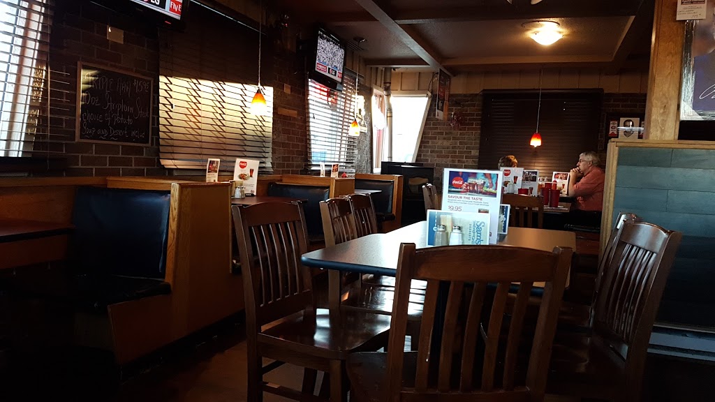 Sams Seafood & Grill | 10 Gordon Ave, Dartmouth, NS B2W 4S8, Canada | Phone: (902) 462-7267