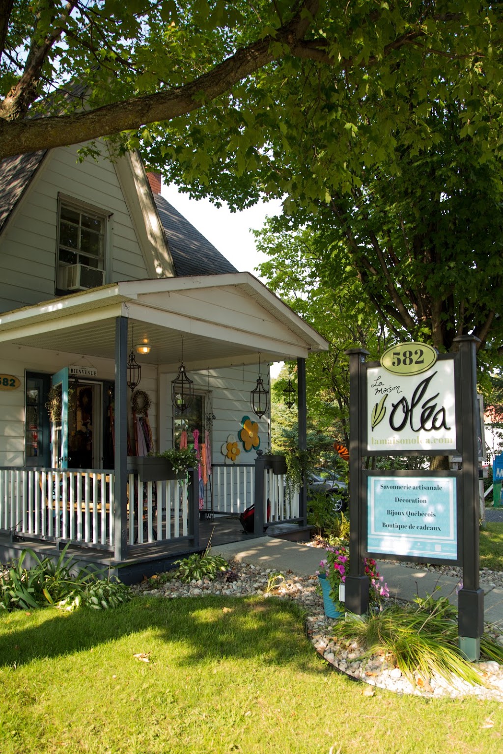 La Maison Oléa, Savonnerie Artisanale Bromont | 582 Rue Shefford, Bromont, QC J2L 1C1, Canada | Phone: (450) 534-0567