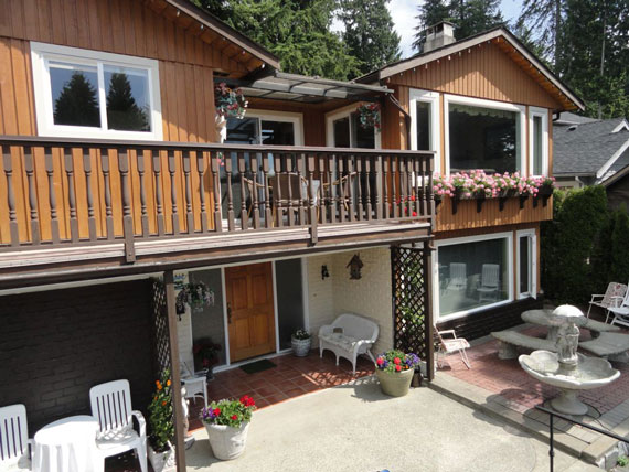 Mountain Bed & Breakfast | 258 Balmoral Rd E, North Vancouver, BC V7N 1R5, Canada | Phone: (604) 987-2725