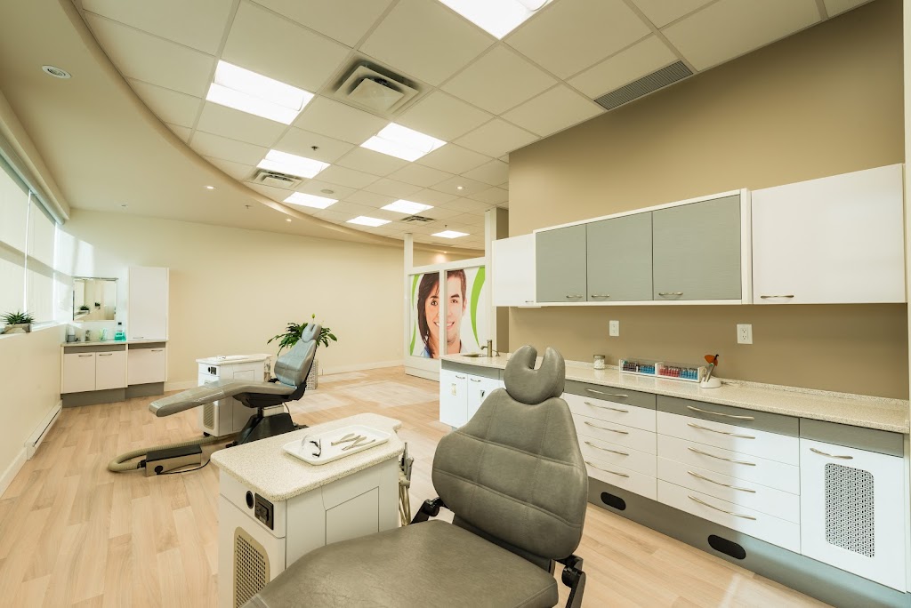 Orthodontistes St-Laurent | 1605 Blvd. Marcel-Laurin #250, Saint-Laurent, QC H4R 0B7, Canada | Phone: (514) 748-0606