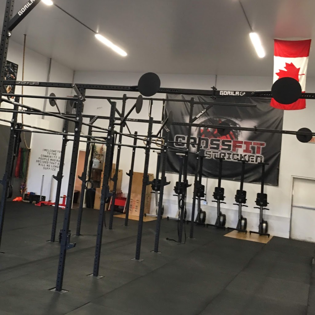 Stricken crossfit | 3559 Boulevard Laurier, Sainte-Madeleine, QC J0H 1S0, Canada | Phone: (514) 231-7669