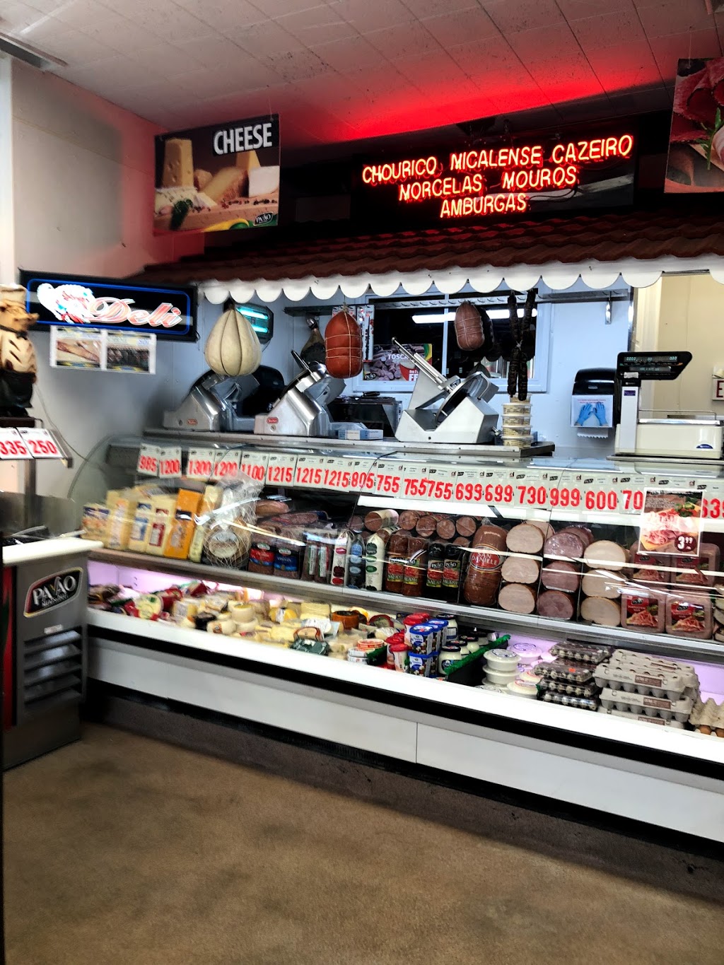 Pavao Meats & Deli | 1435 Dundas St W, Toronto, ON M6J 1Y7, Canada | Phone: (416) 533-7667