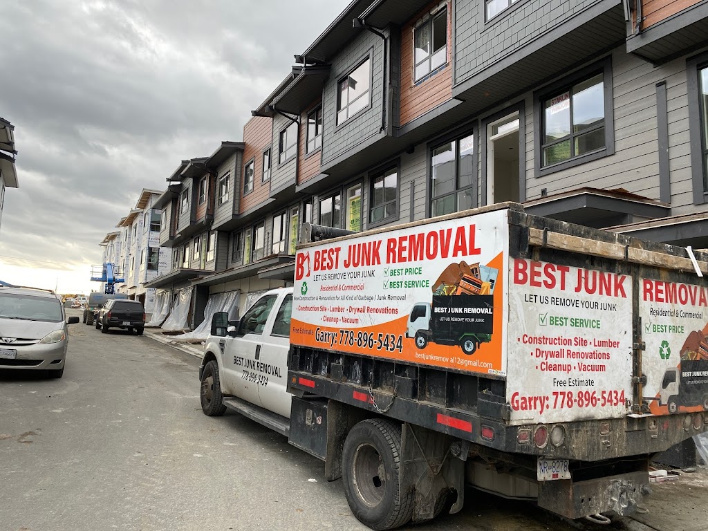 Best Junk Removal In Surrey/Delta | 6689 125a St, Surrey, BC V3W 1V7, Canada | Phone: (778) 896-5434