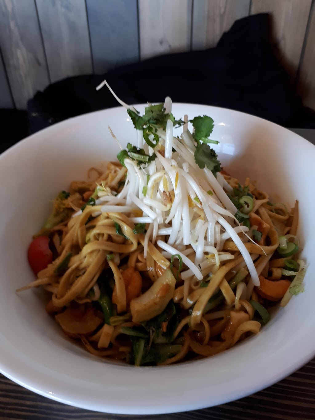 Noodlebox | 5580 Vedder Rd #200, Chilliwack, BC V2R 5P4, Canada | Phone: (604) 769-0060