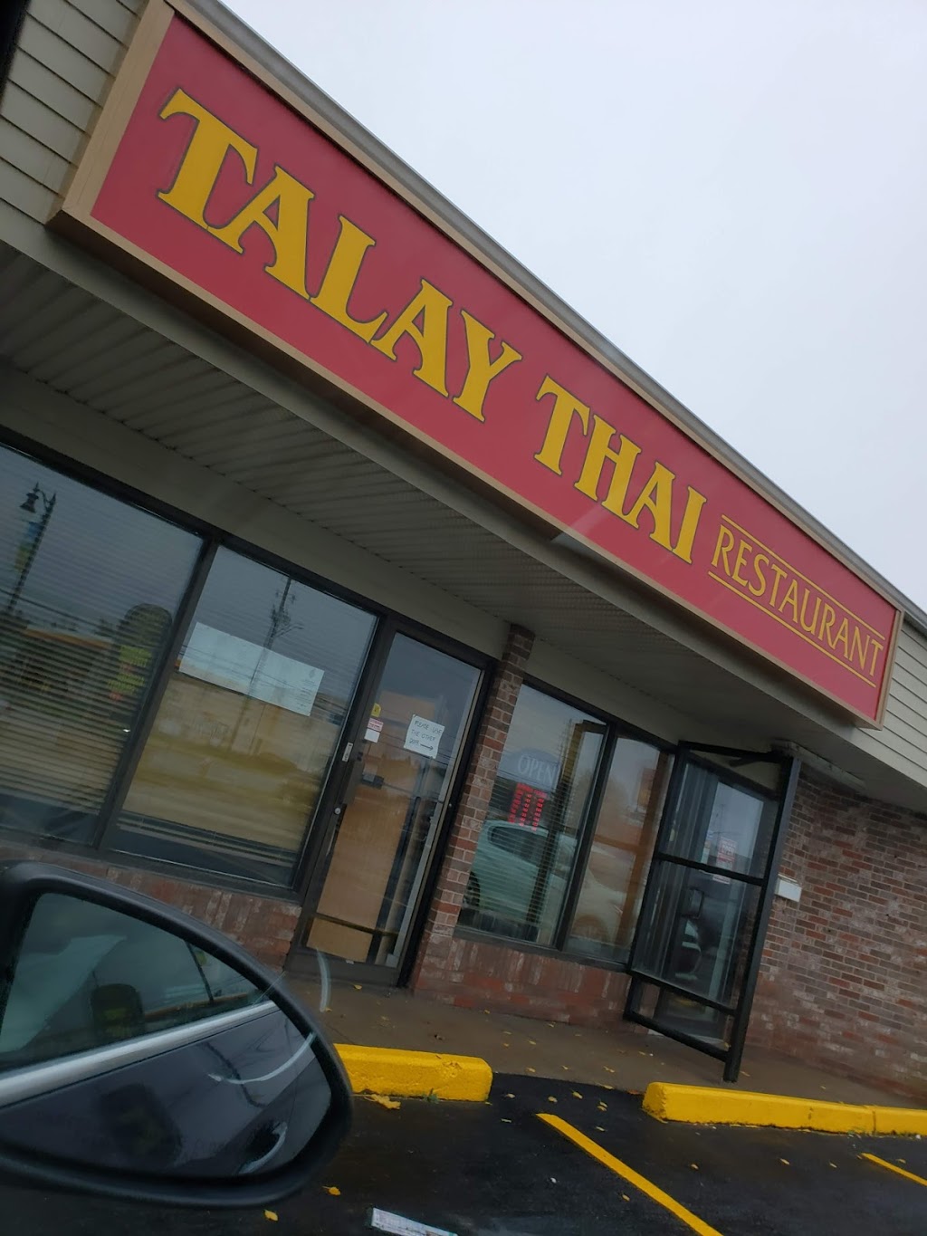 Talay Thai Dartmouth Restaurant | 984 Cole Harbour Rd, Dartmouth, NS B2V 1E7, Canada | Phone: (902) 462-1600