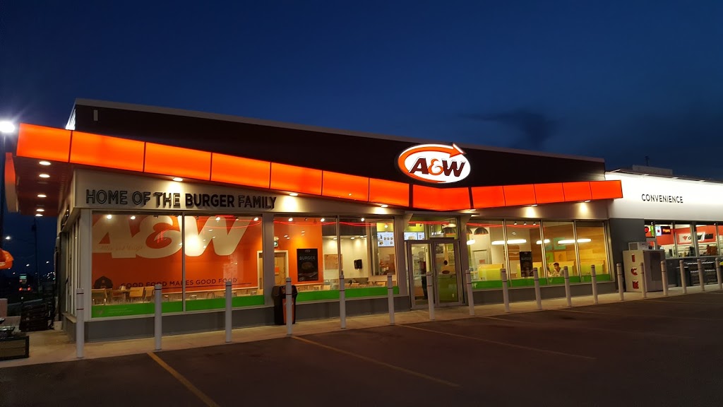 A&W Canada | 245 Daniel St S, Arnprior, ON K7S 3K5, Canada | Phone: (613) 622-1112