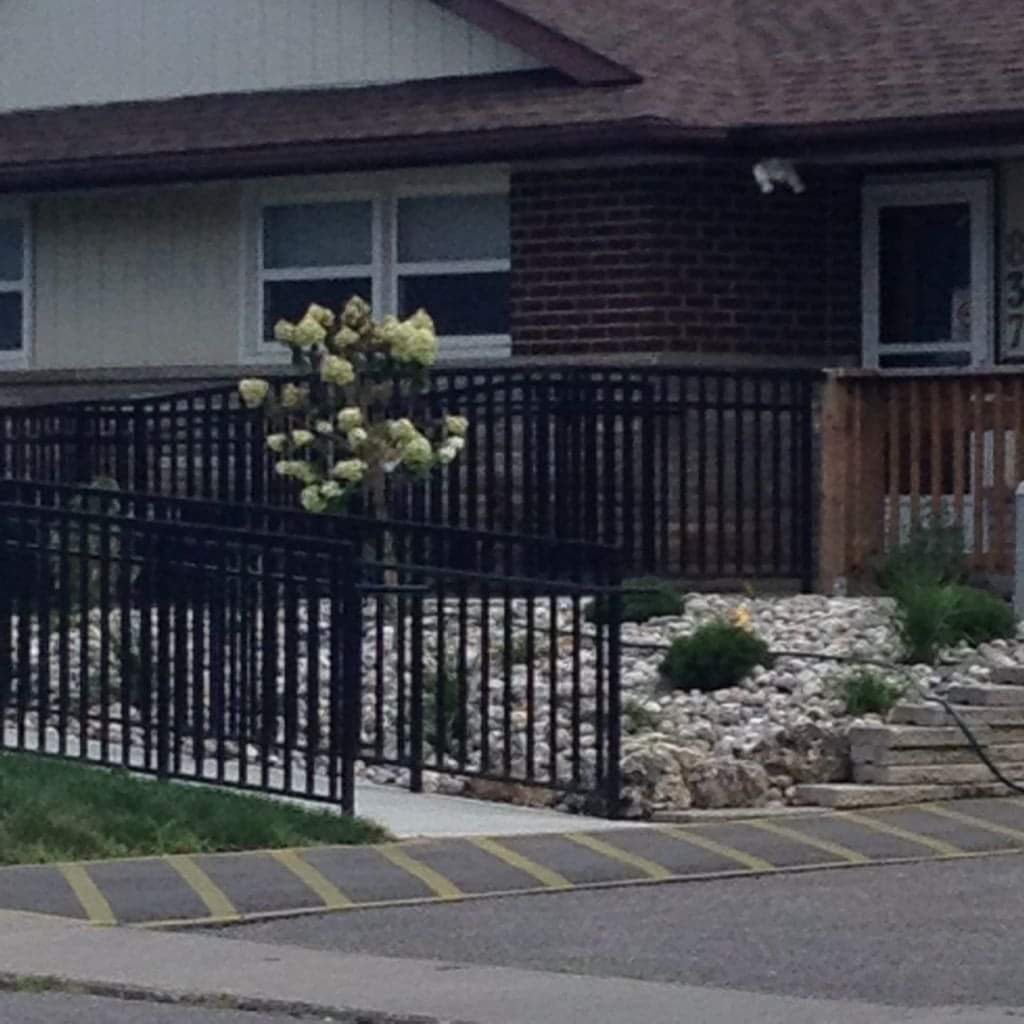 FOUR SEASONS LANDSCAPING LTD. | 1288 Ritson Rd N Suite 324, Oshawa, ON L1G 8B2, Canada | Phone: (905) 260-7744