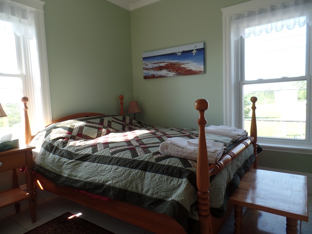 Ds B&B by the Sea | 6327 Rte 366, Amherst Shore, NS B0L 1E0, Canada | Phone: (902) 661-0328