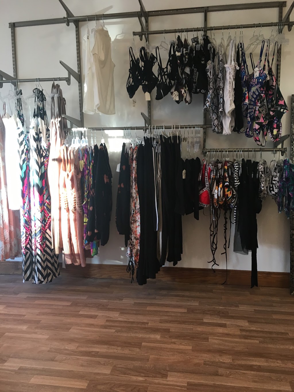 Black Giraffe Boutique | 1501 Danforth Ave, Toronto, ON M4J 5C3, Canada