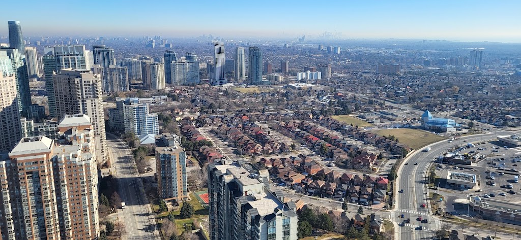 M City Condos | 505 Webb Dr, Mississauga, ON L5B 4A4, Canada | Phone: (905) 232-0552