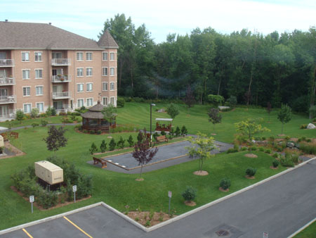 Manoir Base Plein Air | 1100 Boulevard Curé-Poirier E #108, Longueuil, QC J4J 5M2, Canada | Phone: (450) 647-0555