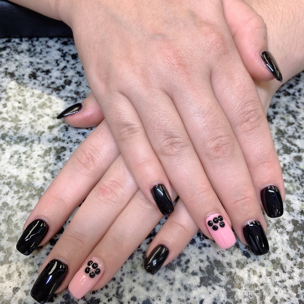 Elegant Nails and Spa | 2194 Robertson Rd Unit 18, Nepean, ON K2H 9J5, Canada | Phone: (613) 829-9929