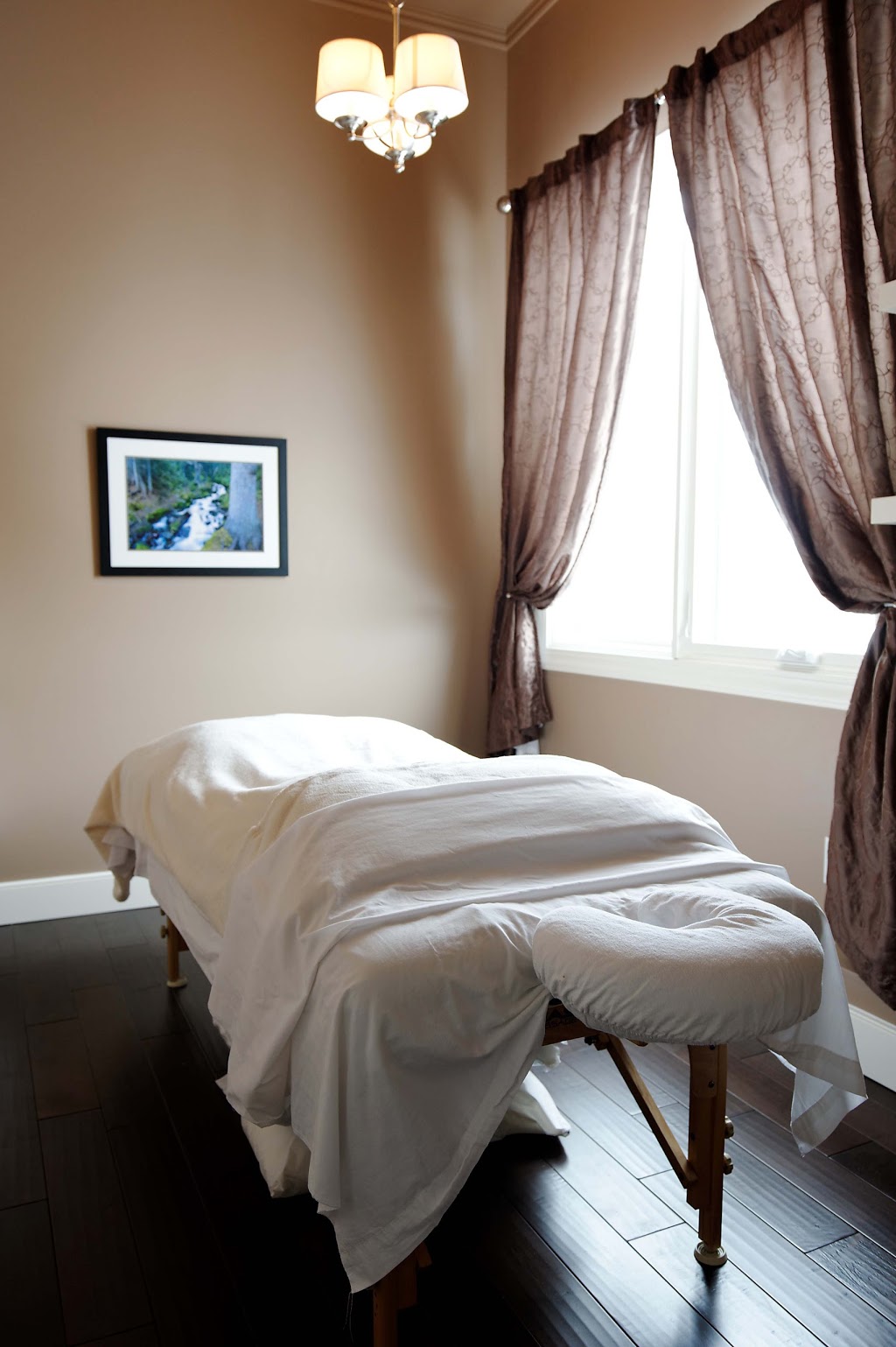 Willow Massage Clinic | 25070 Burma Rd, Calgary, AB T3R 1B7, Canada | Phone: (403) 241-5922